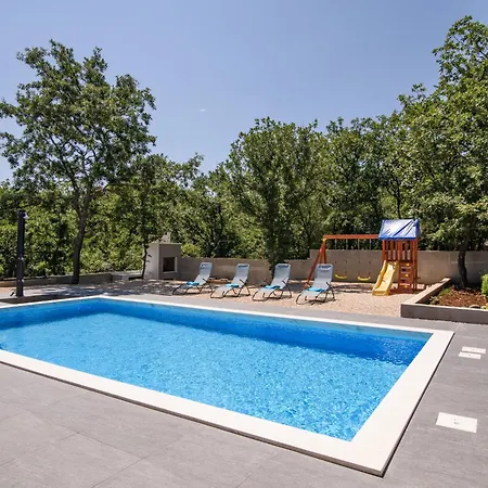 Villa Tempest With Private Pool And Jacuzzi Slivnica