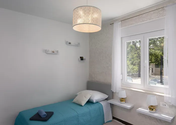 Tempest With Private Pool And Jacuzzi Villa *