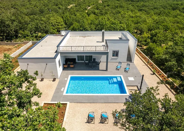 Tempest With Private Pool And Jacuzzi Villa *