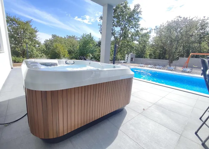 Tempest With Private Pool And Jacuzzi Slivnica