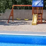 Tempest With Private Pool And Jacuzzi * Slivnica