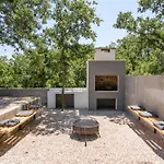 Tempest With Private Pool And Jacuzzi Βίλα Slivnica
