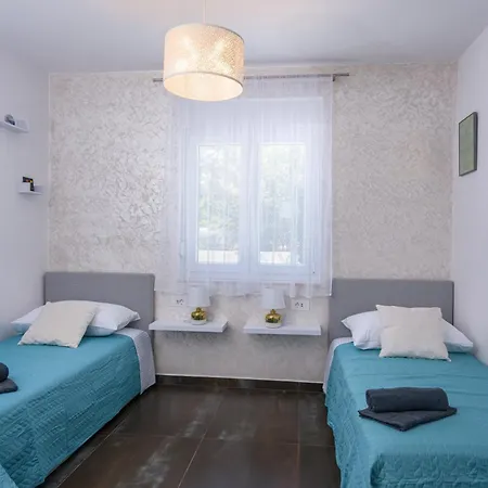 Willa Tempest Private Pool & Jacuzzi Near Zadar *