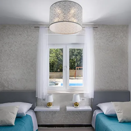 Tempest Private Pool & Jacuzzi Near Zadar *