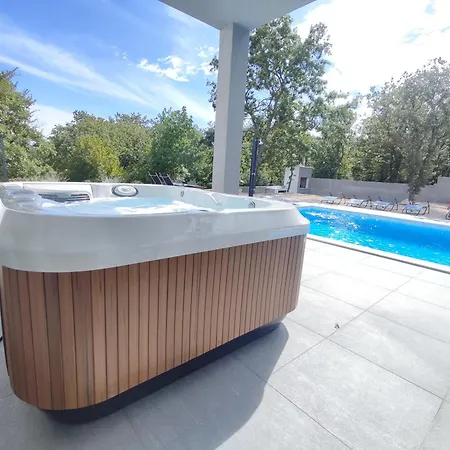 Tempest Private Pool & Jacuzzi Near Zadar Slivnica