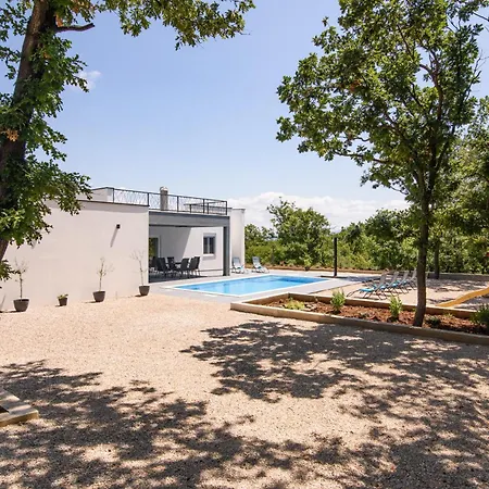 Tempest Private Pool & Jacuzzi Near Zadar Willa *