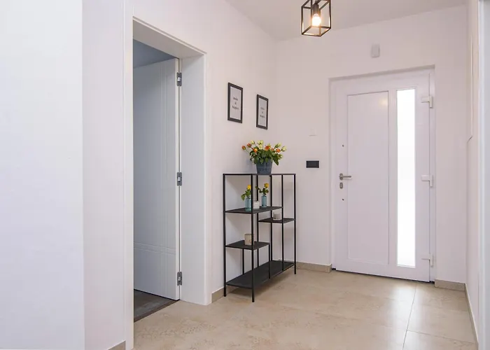 Tempest With Private Pool And Jacuzzi فيلة *