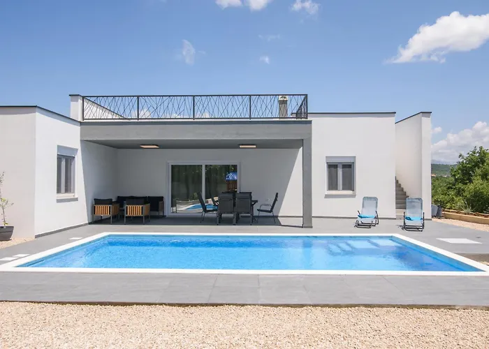 Tempest With Private Pool And Jacuzzi